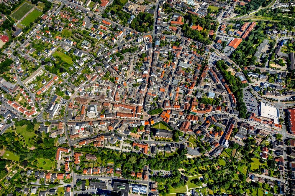 Beckum aus der Vogelperspektive: Altstadtbereich und Innenstadtzentrum in Beckum im Bundesland Nordrhein-Westfalen, Deutschland