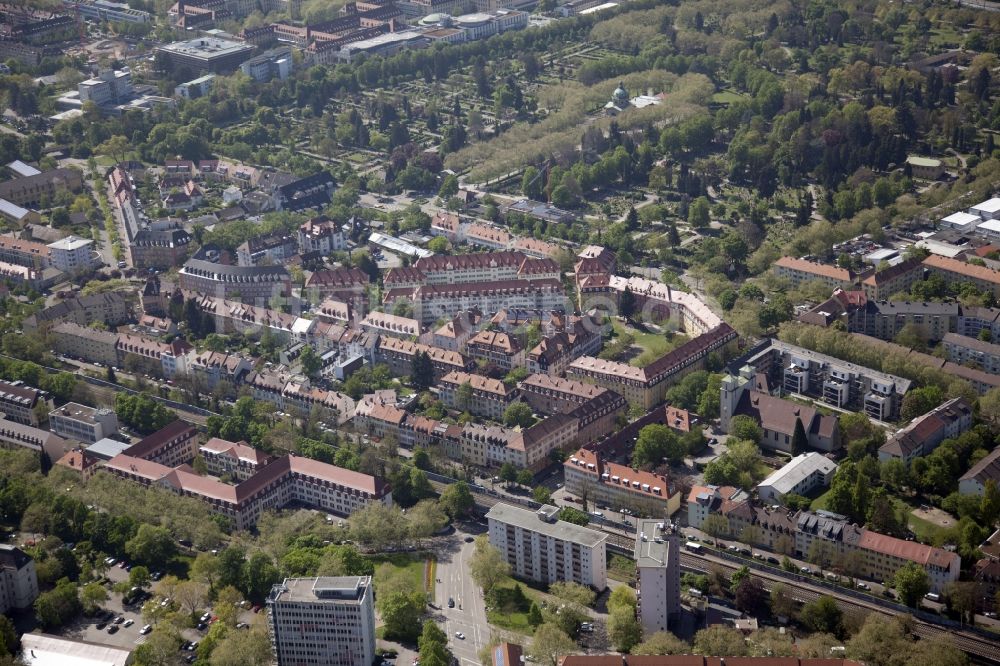 Freiburg im Breisgau aus der Vogelperspektive: Altstadtbereich und Innenstadtzentrum im Bereich der Emmendinger Straße in Freiburg im Breisgau im Bundesland Baden-Württemberg