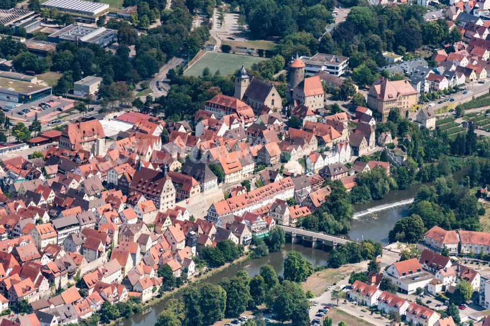 Besigheim von oben - Altstadtbereich und Innenstadtzentrum in Besigheim im Bundesland Baden-Württemberg, Deutschland