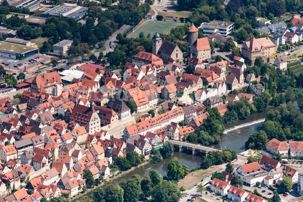 Besigheim aus der Vogelperspektive: Altstadtbereich und Innenstadtzentrum in Besigheim im Bundesland Baden-Württemberg, Deutschland