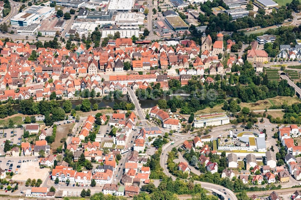 Besigheim aus der Vogelperspektive: Altstadtbereich und Innenstadtzentrum in Besigheim im Bundesland Baden-Württemberg, Deutschland