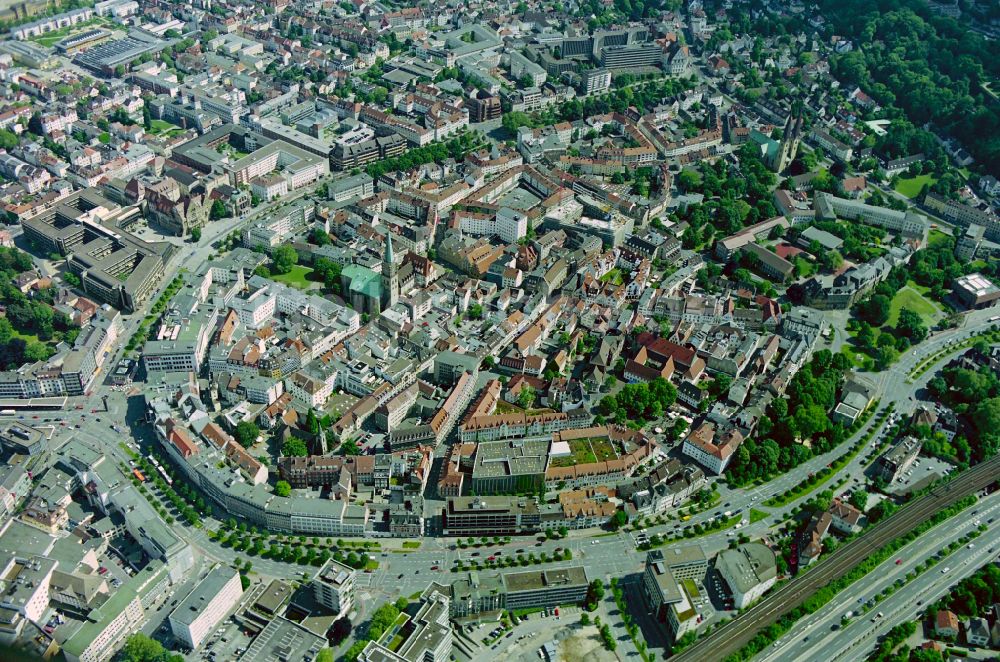 Bielefeld von oben - Altstadtbereich und Innenstadtzentrum in Bielefeld im Bundesland Nordrhein-Westfalen, Deutschland