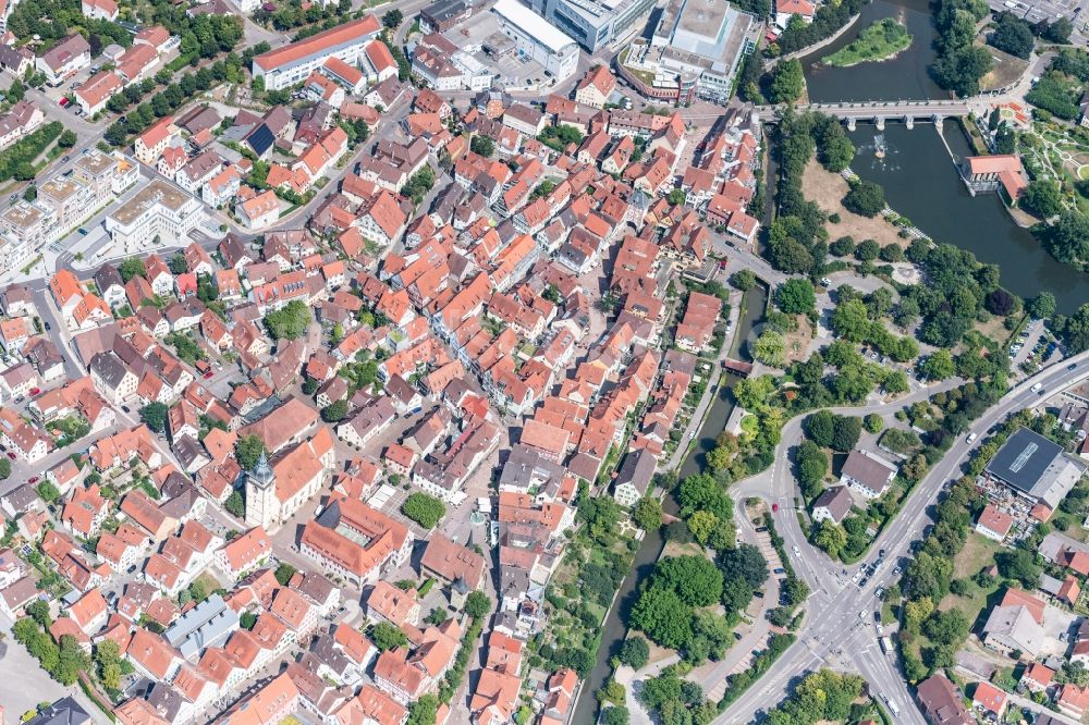 Bietigheim-Bissingen aus der Vogelperspektive: Altstadtbereich und Innenstadtzentrum in Bietigheim-Bissingen im Bundesland Baden-Württemberg, Deutschland