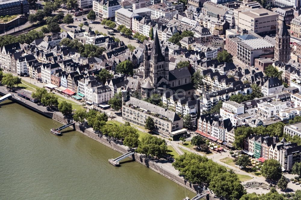 Luftaufnahme Köln - Altstadtbereich und Innenstadtzentrum mit Blick auf die Kirche Groß St.Martin in Köln im Bundesland Nordrhein-Westfalen, Deutschland