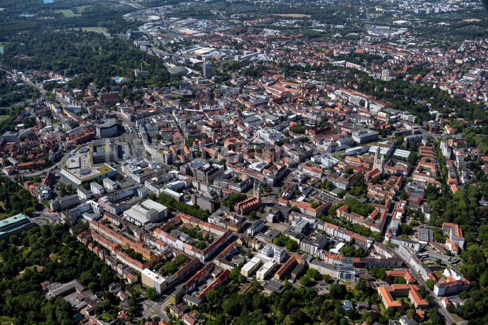 Braunschweig aus der Vogelperspektive: Altstadtbereich und Innenstadtzentrum in Braunschweig im Bundesland Niedersachsen, Deutschland