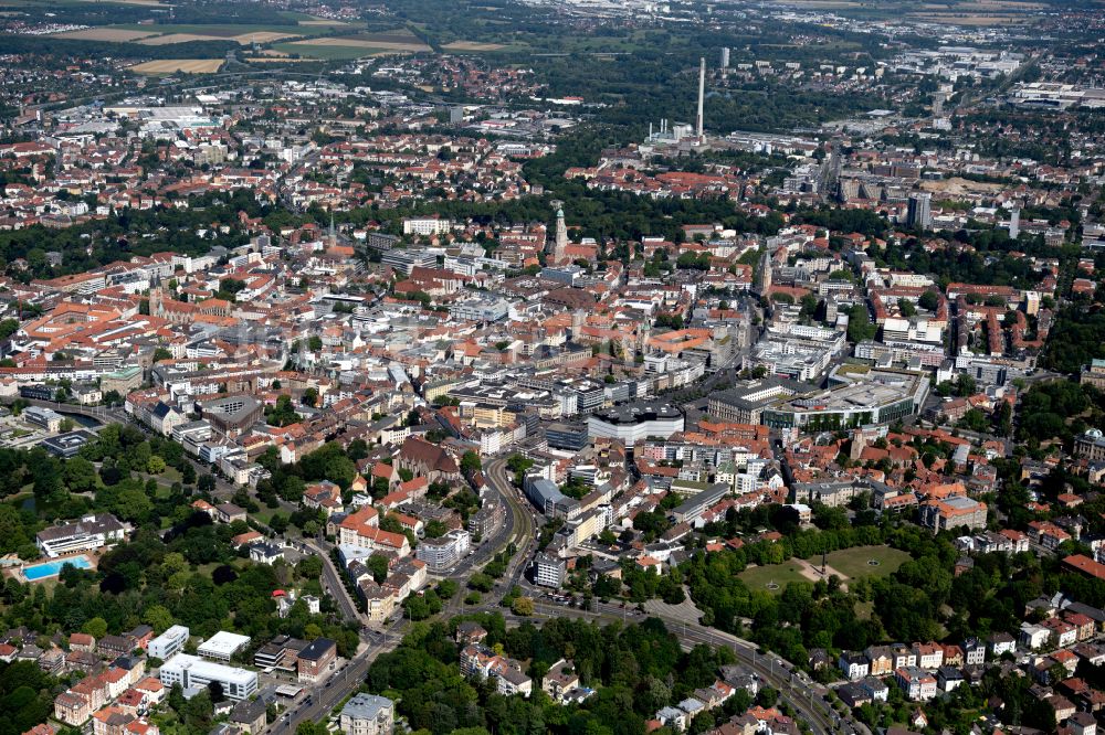 Braunschweig aus der Vogelperspektive: Altstadtbereich und Innenstadtzentrum in Braunschweig im Bundesland Niedersachsen, Deutschland