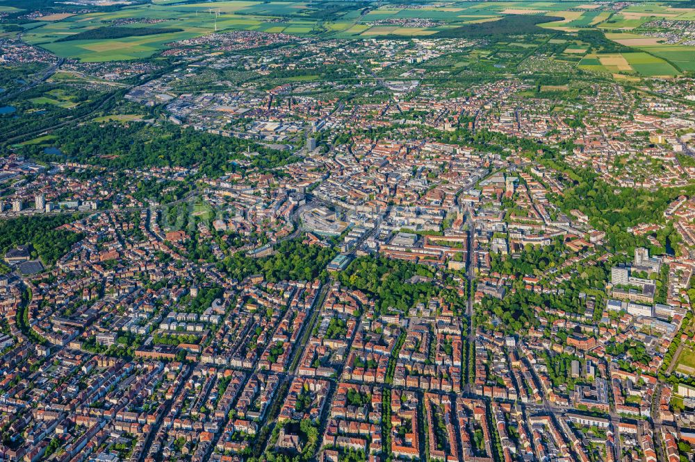 Braunschweig von oben - Altstadtbereich und Innenstadtzentrum in Braunschweig im Bundesland Niedersachsen, Deutschland