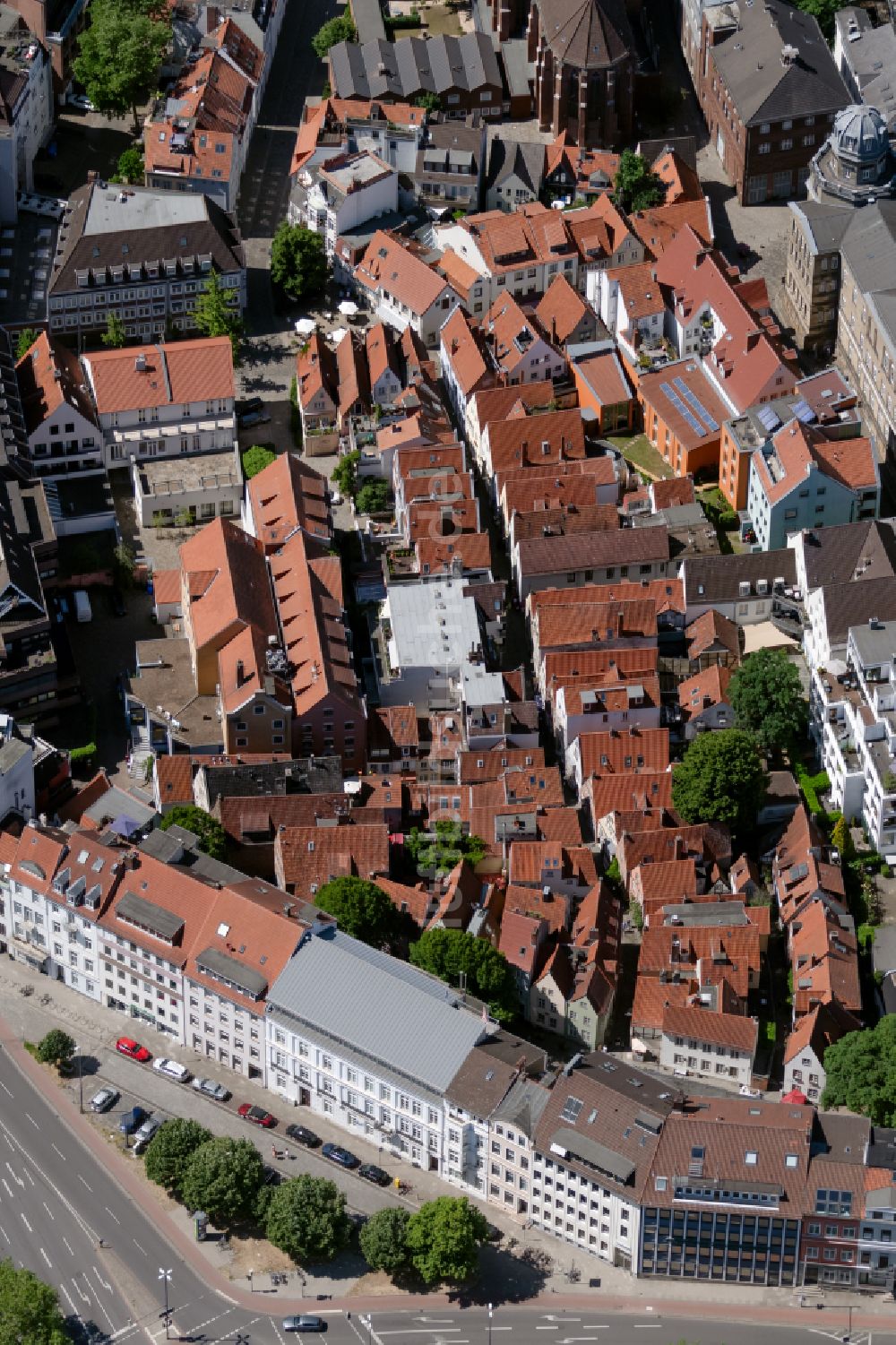 Bremen aus der Vogelperspektive: Altstadtbereich und Innenstadtzentrum in Bremen, Deutschland