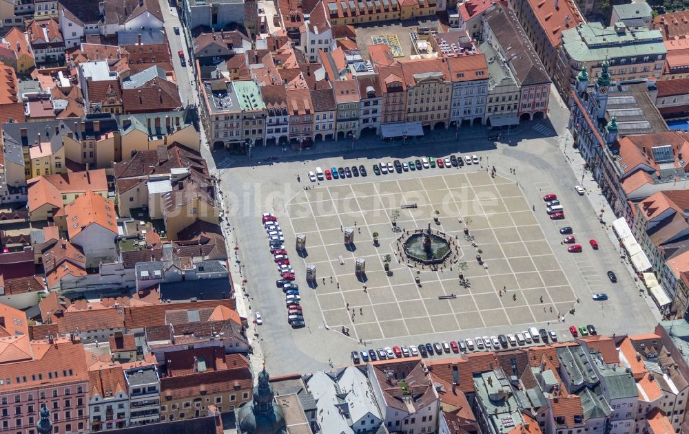 Luftaufnahme Ceske Budejovice - Altstadtbereich und Innenstadtzentrum in Ceske Budejovice in Jihocesky kraj, Tschechien