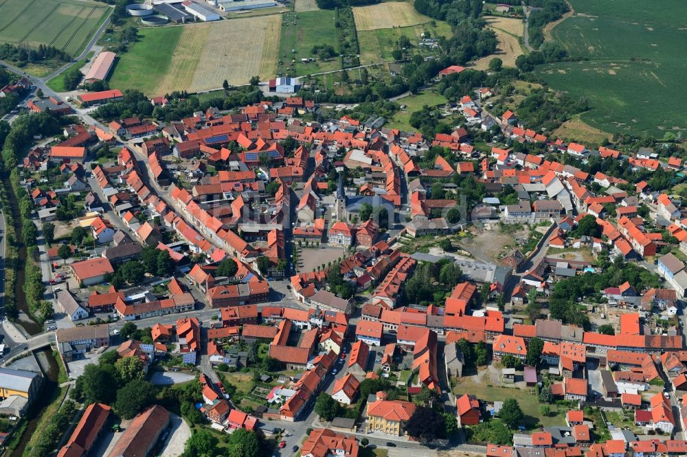 Luftaufnahme Derenburg - Altstadtbereich und Innenstadtzentrum in Derenburg im Bundesland Sachsen-Anhalt, Deutschland