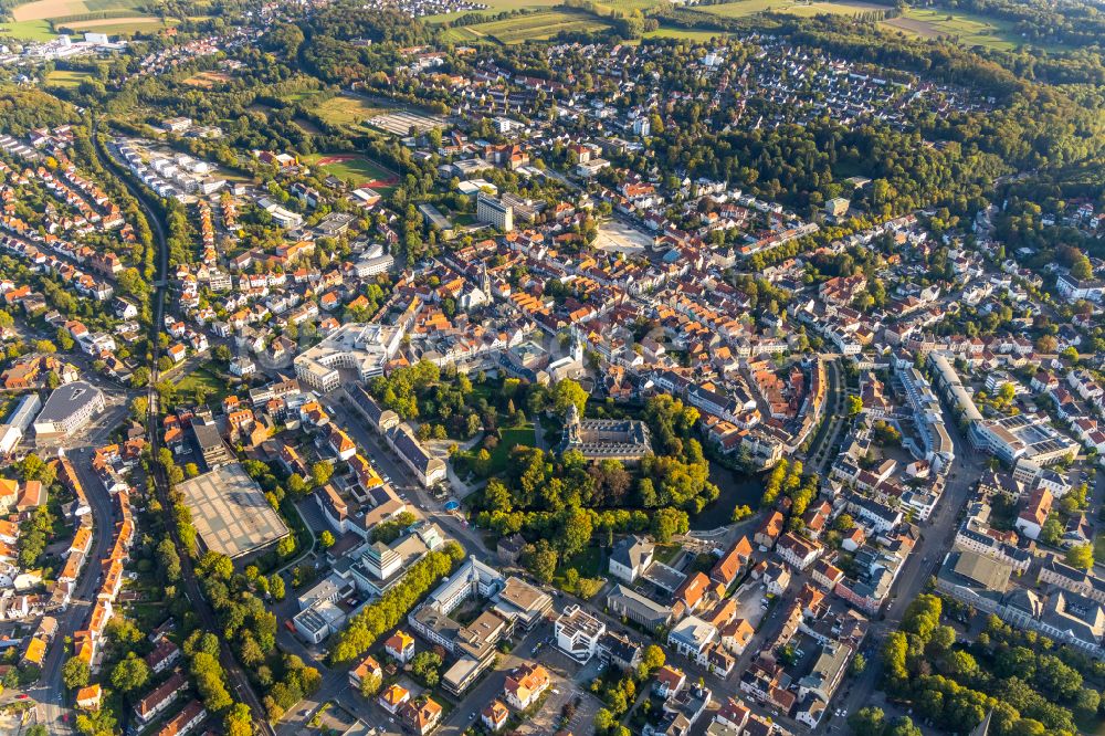 Detmold von oben - Altstadtbereich und Innenstadtzentrum in Detmold im Bundesland Nordrhein-Westfalen, Deutschland