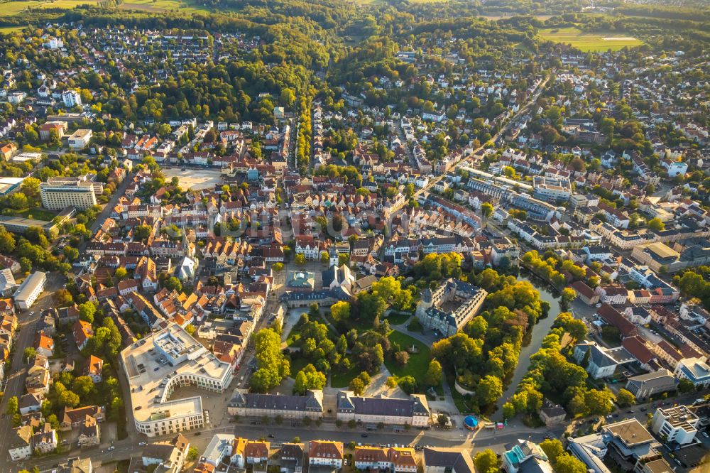 Detmold aus der Vogelperspektive: Altstadtbereich und Innenstadtzentrum in Detmold im Bundesland Nordrhein-Westfalen, Deutschland