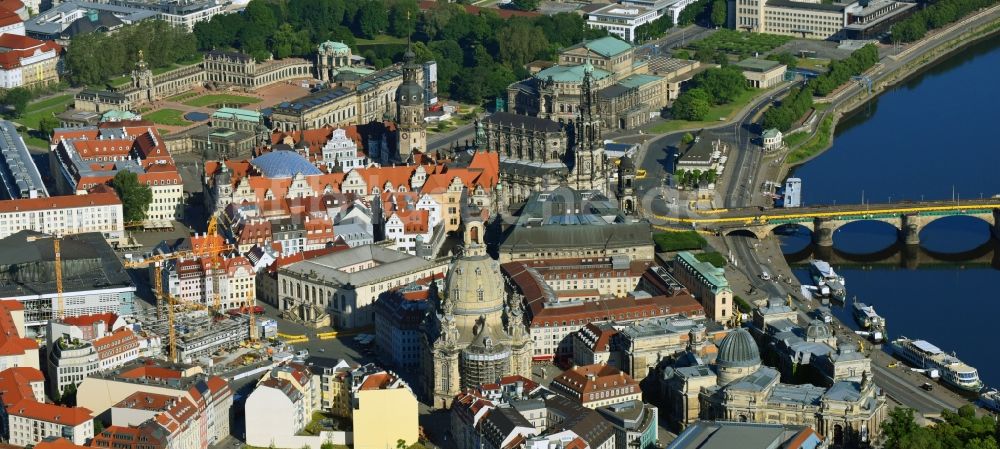 Dresden von oben - Altstadtbereich und Innenstadtzentrum in Dresden im Bundesland Sachsen, Deutschland