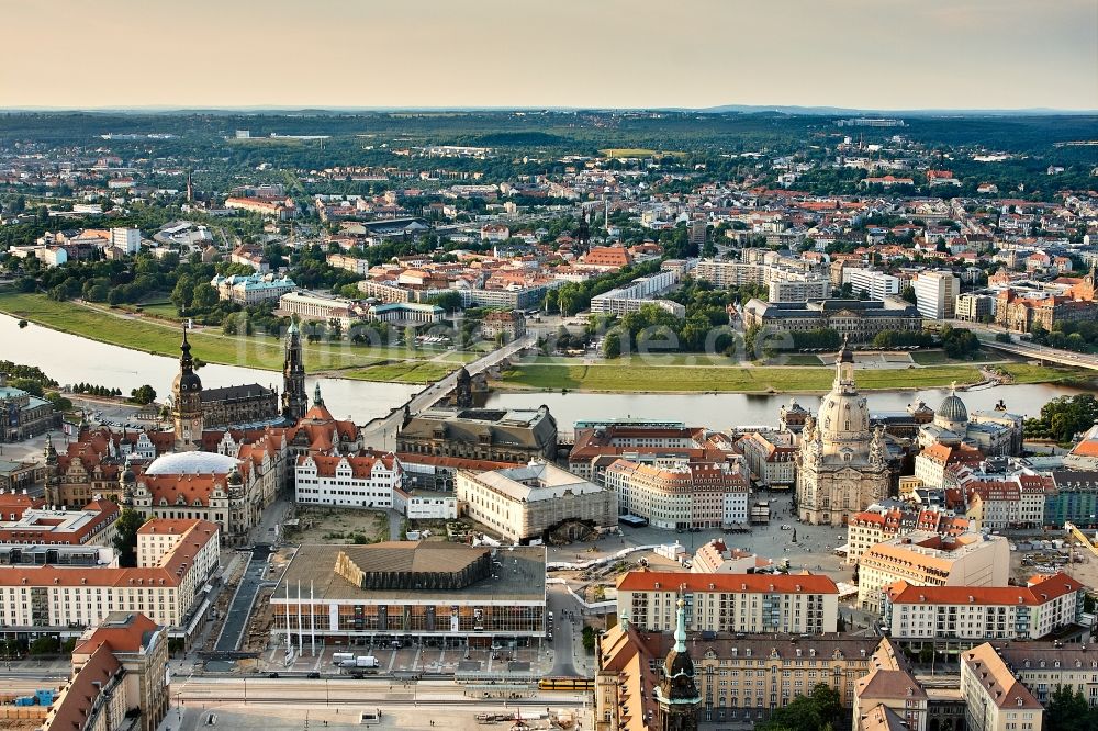 Luftaufnahme Dresden - Altstadtbereich und Innenstadtzentrum in Dresden im Bundesland Sachsen, Deutschland