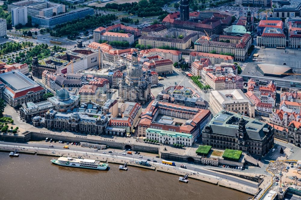 Dresden aus der Vogelperspektive: Altstadtbereich und Innenstadtzentrum in Dresden im Bundesland Sachsen, Deutschland