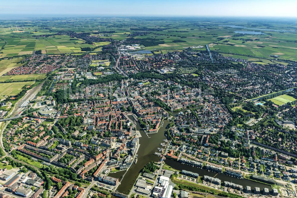 Luftaufnahme Emden - Altstadtbereich und Innenstadtzentrum in Emden im Bundesland Niedersachsen, Deutschland