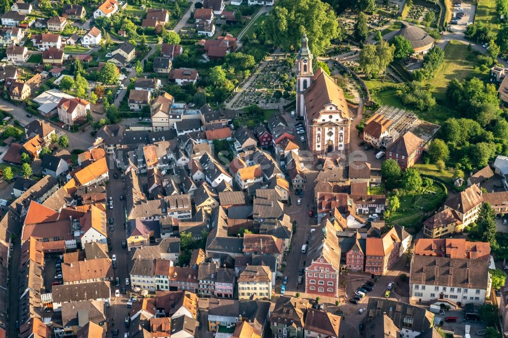 Luftaufnahme Ettenheim - Altstadtbereich und Innenstadtzentrum in Ettenheim im Bundesland Baden-Württemberg, Deutschland