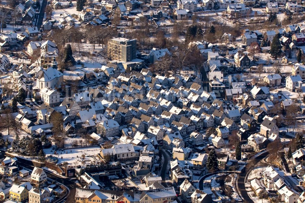 Freudenberg von oben - Altstadtbereich und Innenstadtzentrum in Freudenberg im Bundesland Nordrhein-Westfalen