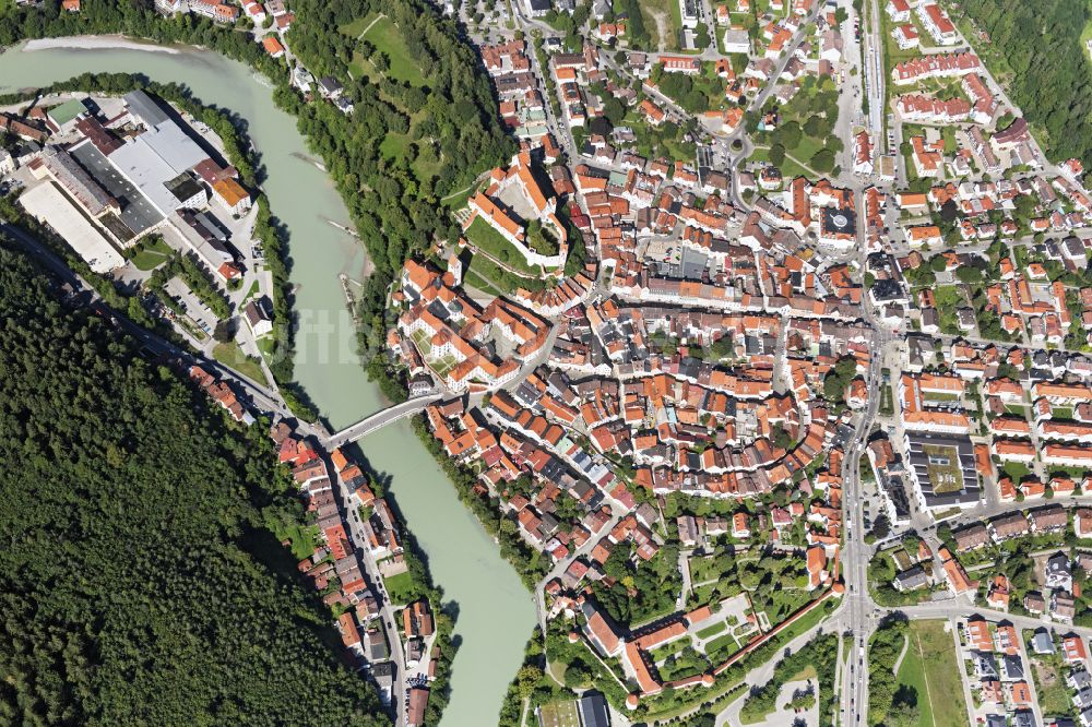 Füssen von oben - Altstadtbereich und Innenstadtzentrum in Füssen im Bundesland Bayern, Deutschland