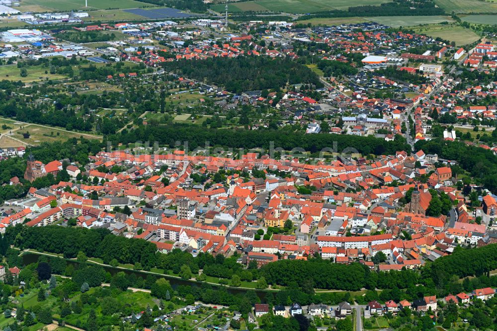 Luftaufnahme Hansestadt Gardelegen - Altstadtbereich und Innenstadtzentrum in Gardelegen im Bundesland Sachsen-Anhalt, Deutschland