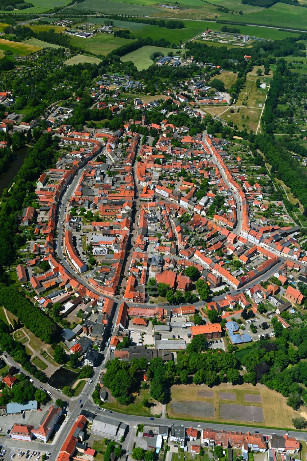 Luftaufnahme Hansestadt Gardelegen - Altstadtbereich und Innenstadtzentrum in Gardelegen im Bundesland Sachsen-Anhalt, Deutschland