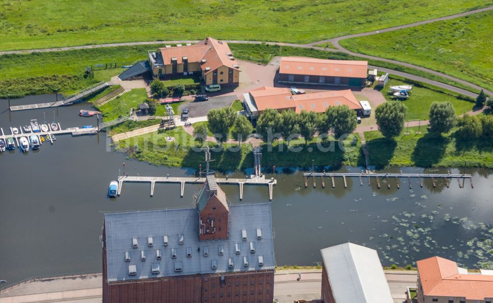 Luftbild Tangermünde - Altstadtbereich und Innenstadtzentrum und Hafen in Tangermünde im Bundesland Sachsen-Anhalt, Deutschland