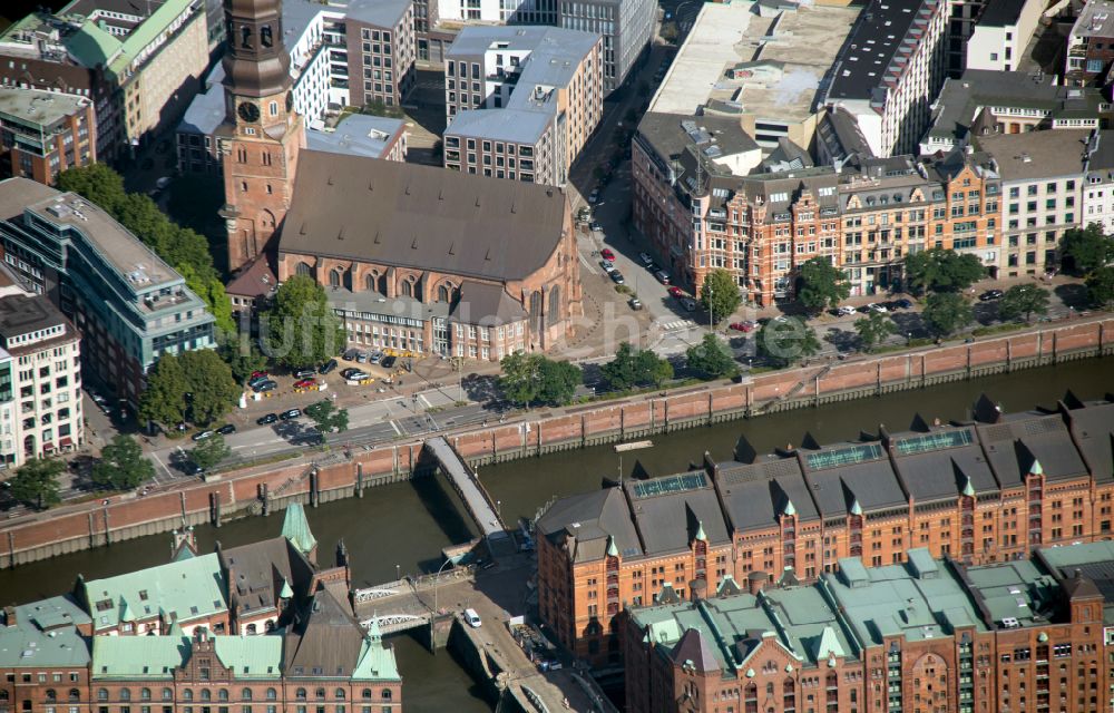 Luftbild Hamburg - Altstadtbereich und Innenstadtzentrum Hafenstadt in Hamburg, Deutschland