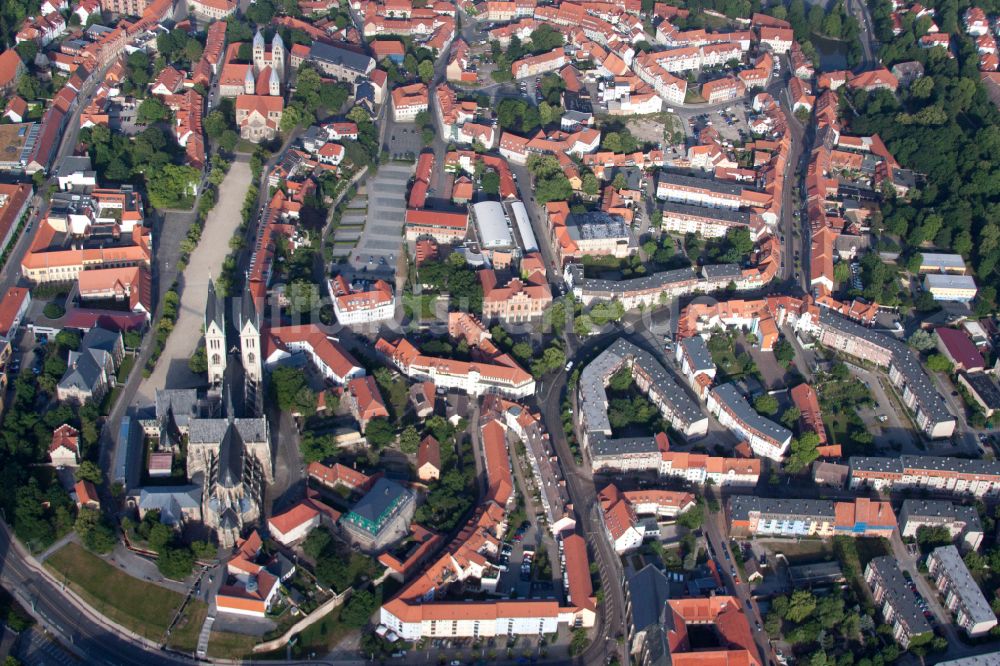 Halberstadt von oben - Altstadtbereich und Innenstadtzentrum in Halberstadt im Bundesland Sachsen-Anhalt, Deutschland