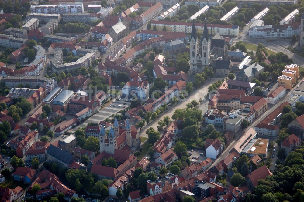 Halberstadt von oben - Altstadtbereich und Innenstadtzentrum in Halberstadt im Bundesland Sachsen-Anhalt, Deutschland