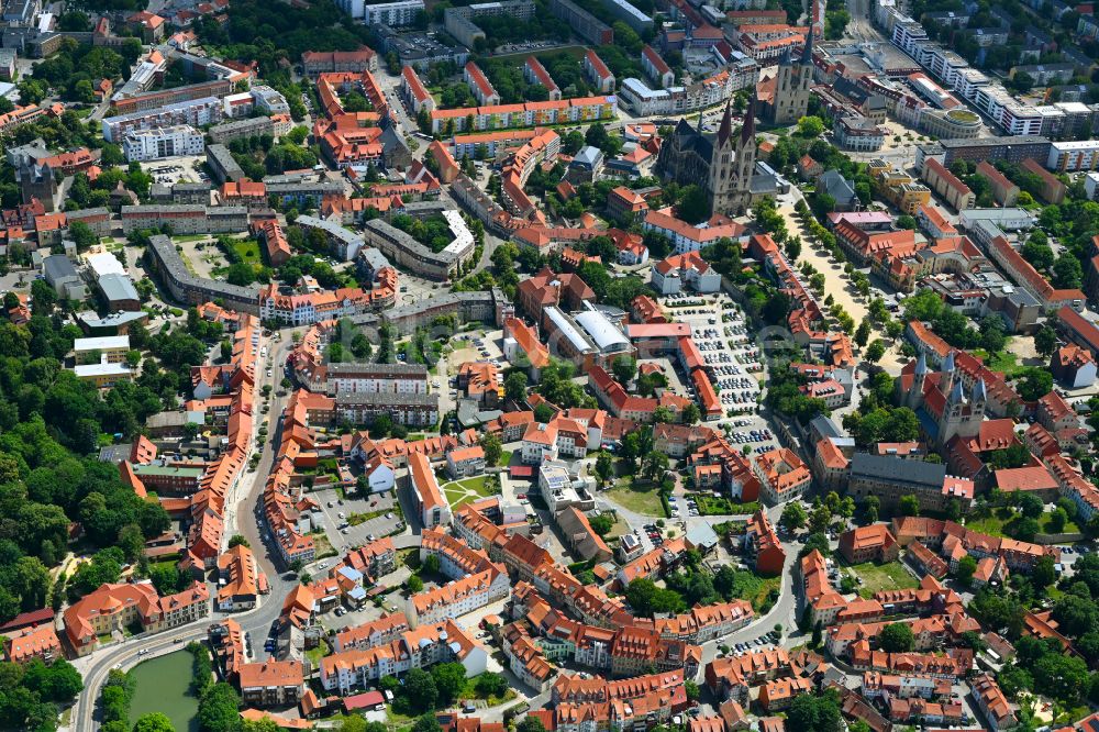 Luftaufnahme Halberstadt - Altstadtbereich und Innenstadtzentrum in Halberstadt im Bundesland Sachsen-Anhalt, Deutschland