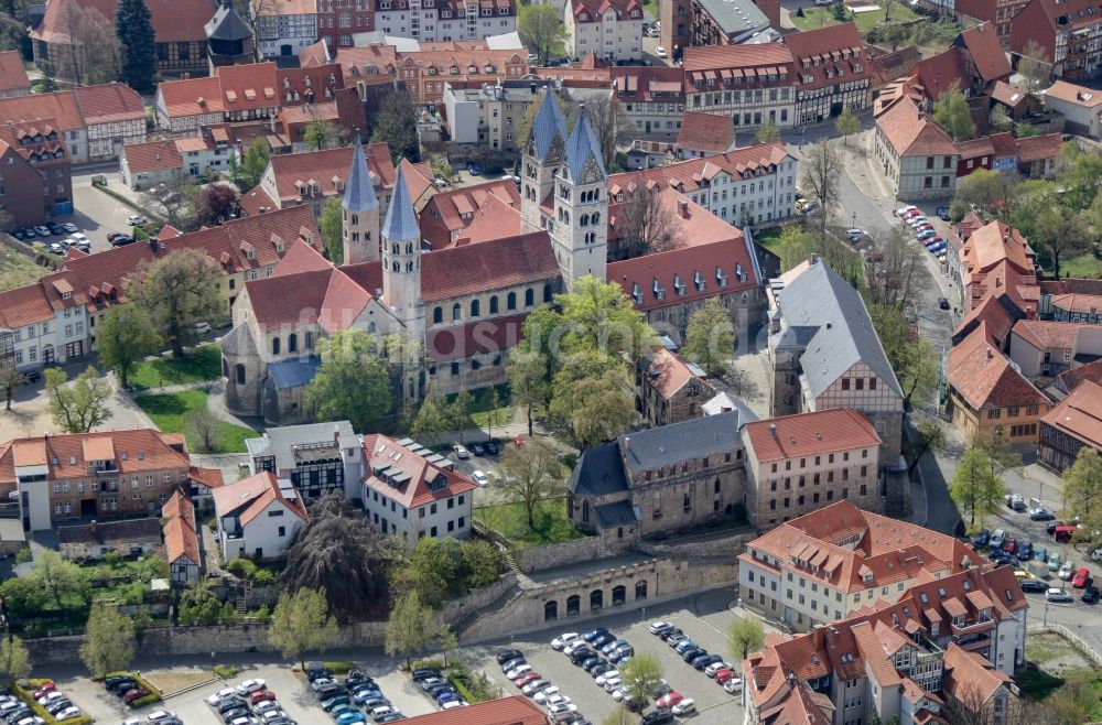 Halberstadt aus der Vogelperspektive: Altstadtbereich und Innenstadtzentrum in Halberstadt im Bundesland Sachsen-Anhalt mit der Liebfrauenkirche