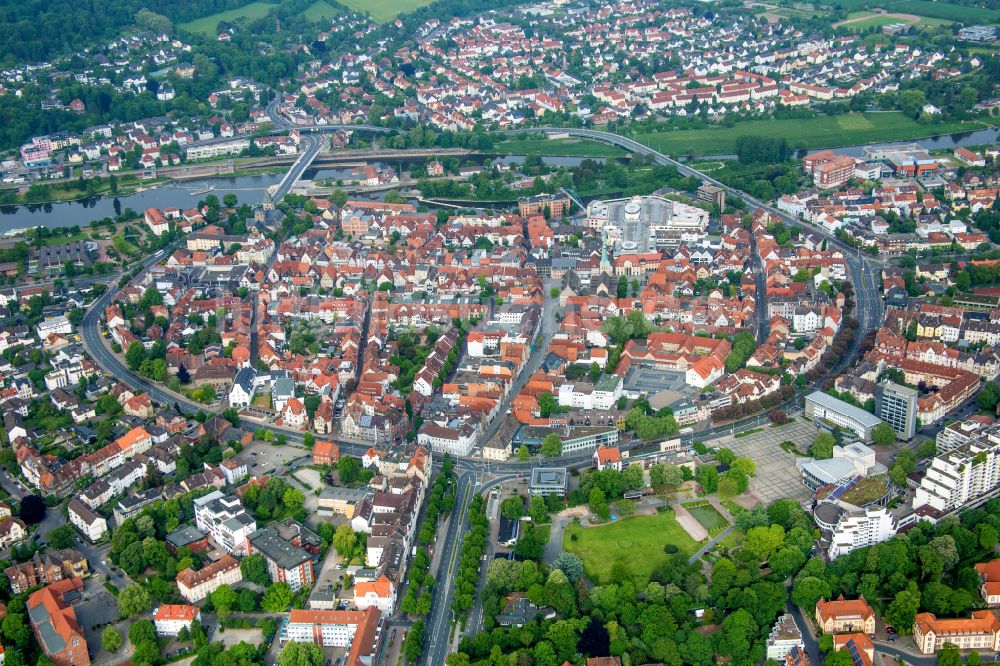 Luftaufnahme Hameln - Altstadtbereich und Innenstadtzentrum in Hameln im Bundesland Niedersachsen, Deutschland