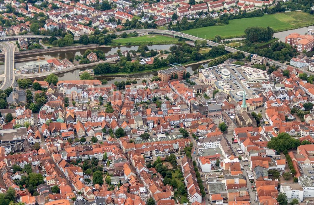 Luftaufnahme Hameln - Altstadtbereich und Innenstadtzentrum in Hameln im Bundesland Niedersachsen, Deutschland