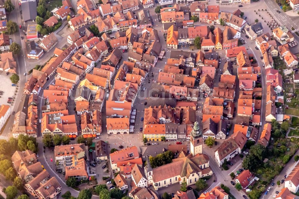 Luftaufnahme Haslach im Kinzigtal - Altstadtbereich und Innenstadtzentrum in Haslach im Kinzigtal im Bundesland Baden-Württemberg, Deutschland