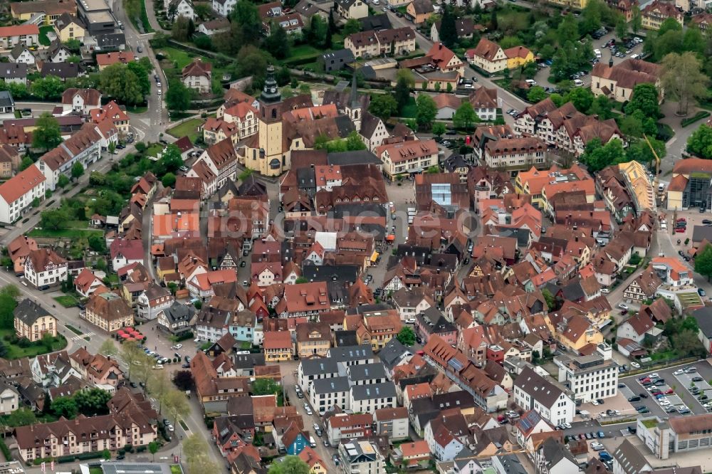 Haslach im Kinzigtal von oben - Altstadtbereich und Innenstadtzentrum in Haslach im Kinzigtal im Bundesland Baden-Württemberg, Deutschland