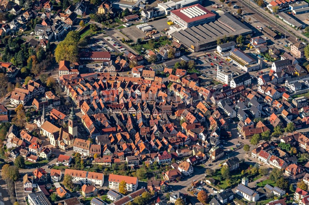 Haslach im Kinzigtal von oben - Altstadtbereich und Innenstadtzentrum in Haslach im Kinzigtal im Bundesland Baden-Württemberg, Deutschland