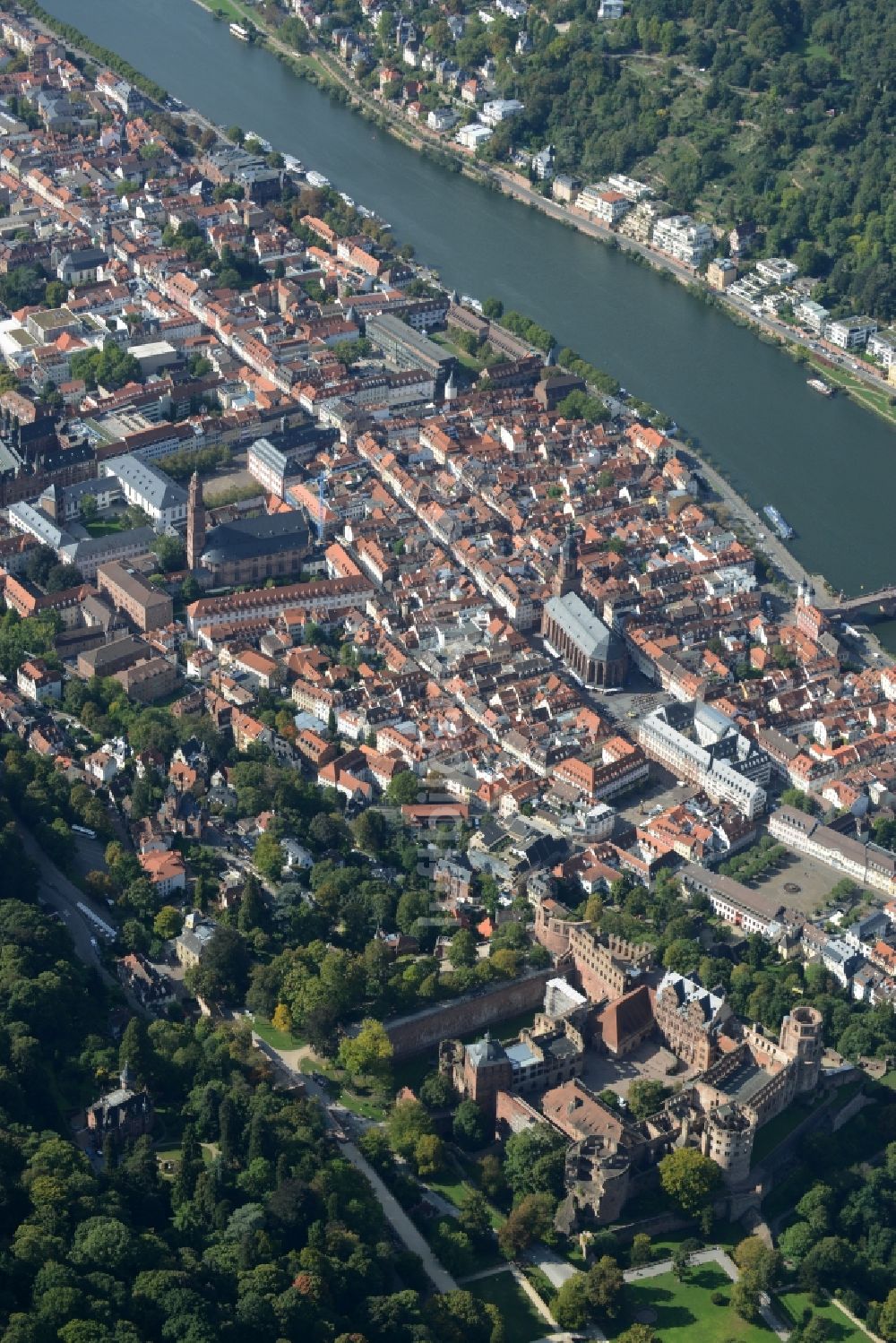 Heidelberg aus der Vogelperspektive: Altstadtbereich und Innenstadtzentrum in Heidelberg im Bundesland Baden-Württemberg