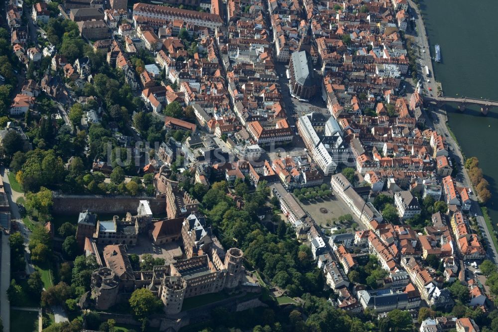 Heidelberg von oben - Altstadtbereich und Innenstadtzentrum in Heidelberg im Bundesland Baden-Württemberg