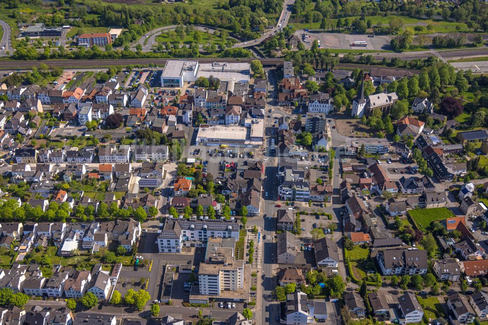 Hüsten aus der Vogelperspektive: Altstadtbereich und Innenstadtzentrum in Hüsten im Bundesland Nordrhein-Westfalen, Deutschland