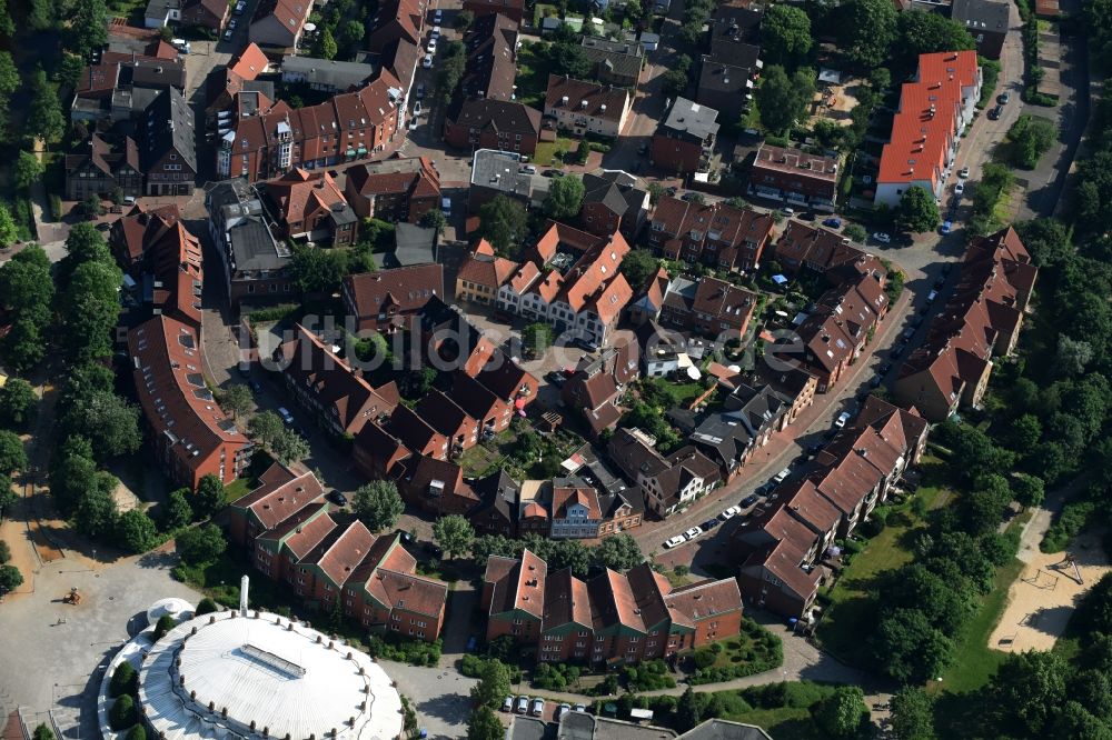 Luftaufnahme Itzehoe - Altstadtbereich und Innenstadtzentrum in Itzehoe im Bundesland Schleswig-Holstein