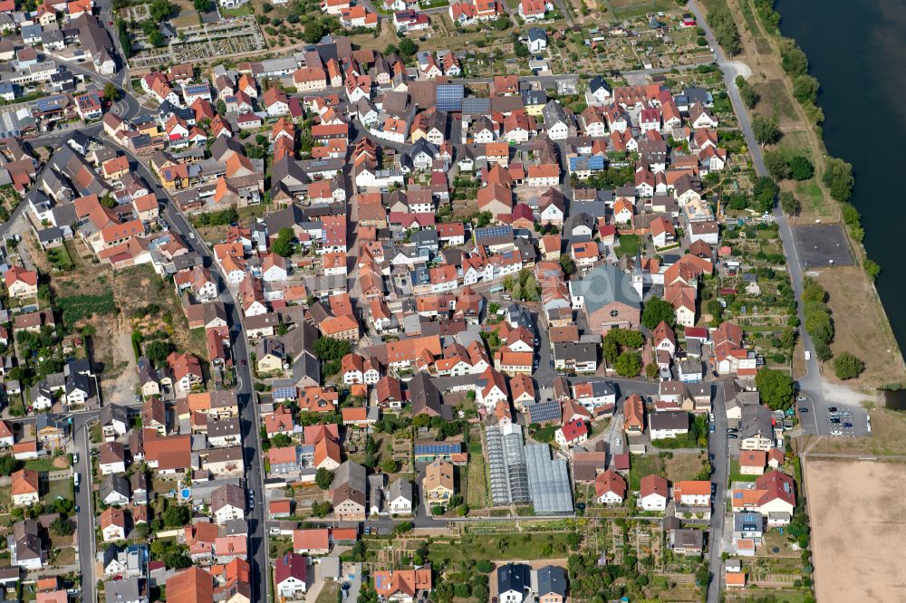 Karlburg von oben - Altstadtbereich und Innenstadtzentrum in Karlburg im Bundesland Bayern, Deutschland