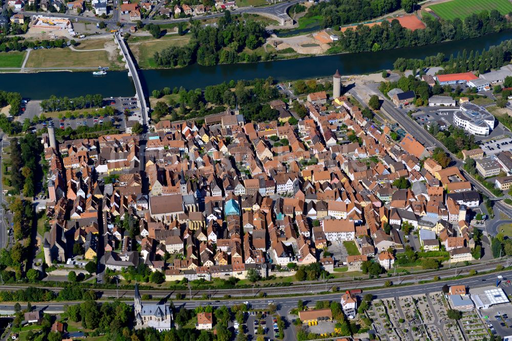 Luftaufnahme Kleinochsenfurt - Altstadtbereich und Innenstadtzentrum in Kleinochsenfurt im Bundesland Bayern, Deutschland