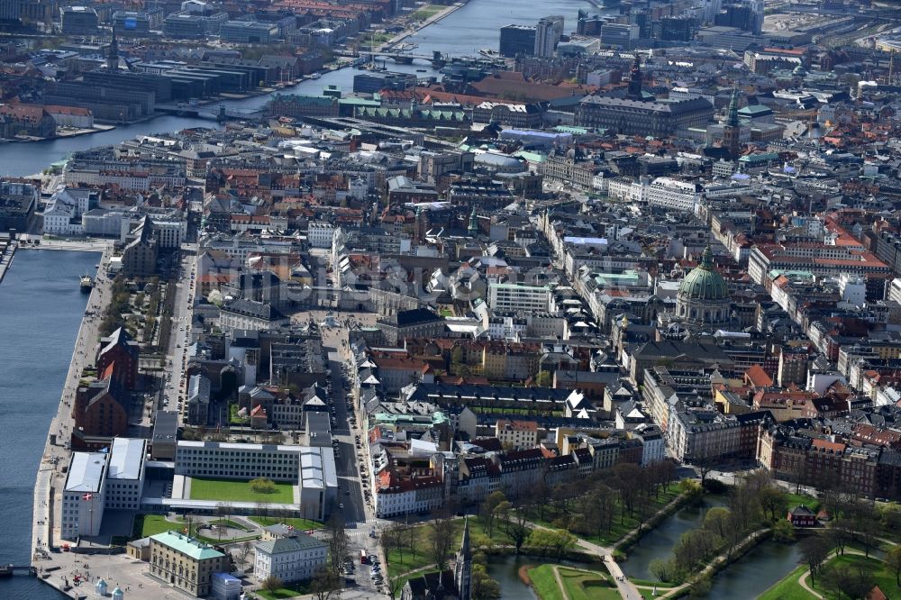 Luftbild Kopenhagen - Altstadtbereich und Innenstadtzentrum in Kopenhagen in Region Hovedstaden, Dänemark