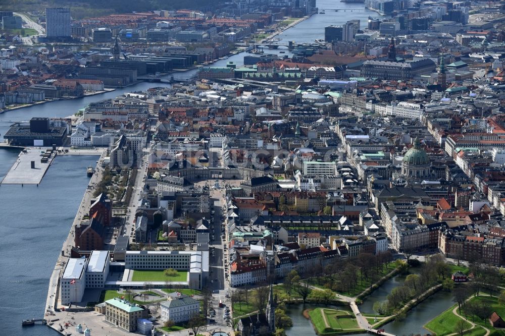 Luftaufnahme Kopenhagen - Altstadtbereich und Innenstadtzentrum in Kopenhagen in Region Hovedstaden, Dänemark