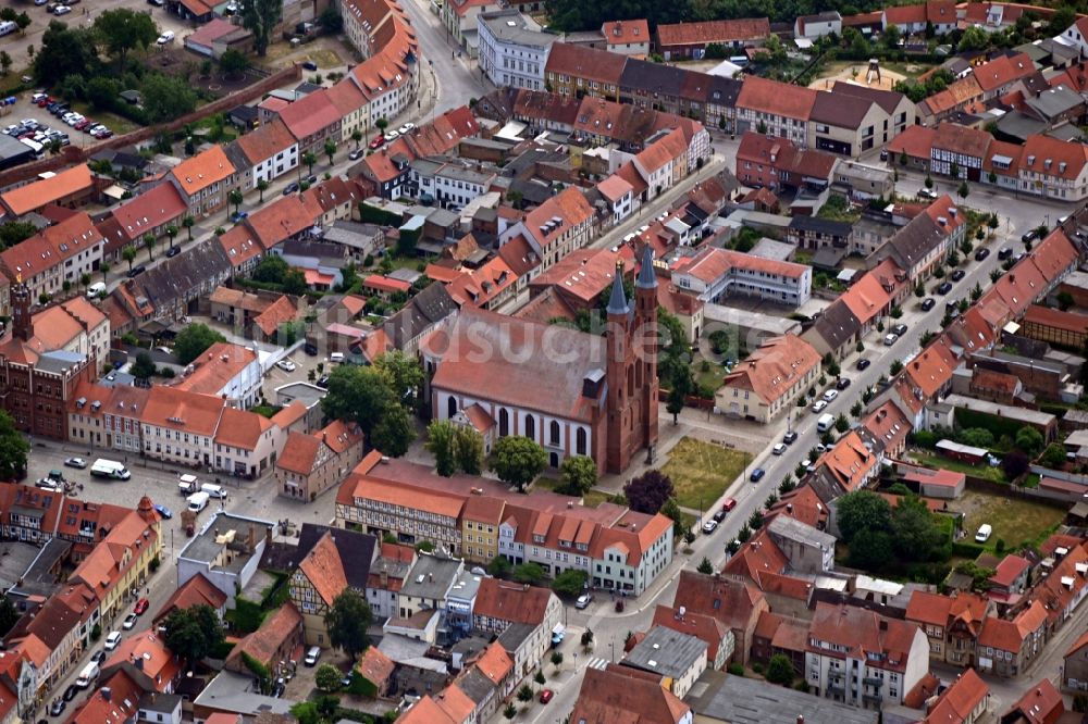 Kyritz aus der Vogelperspektive: Altstadtbereich und Innenstadtzentrum in Kyritz im Bundesland Brandenburg, Deutschland