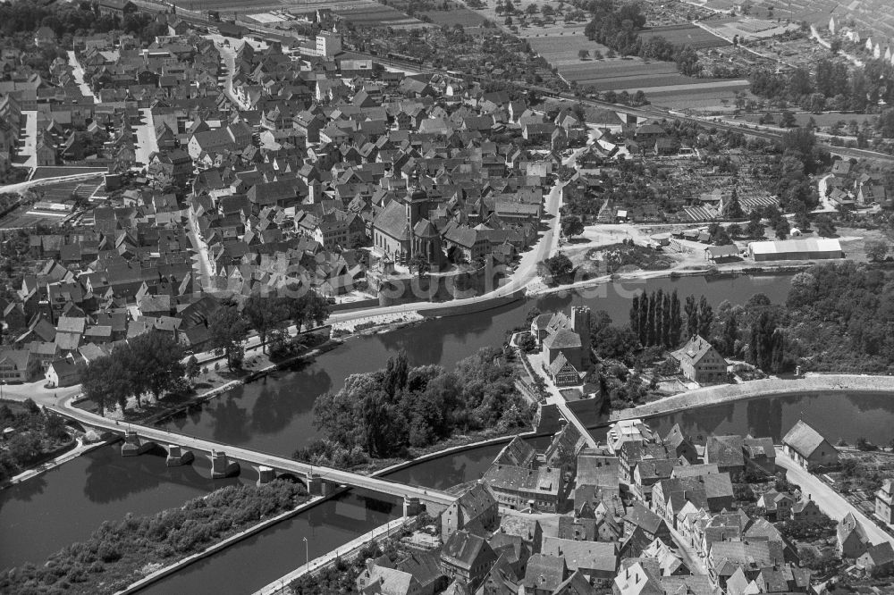 Luftbild Lauffen am Neckar - Altstadtbereich und Innenstadtzentrum in Lauffen am Neckar im Bundesland Baden-Württemberg, Deutschland