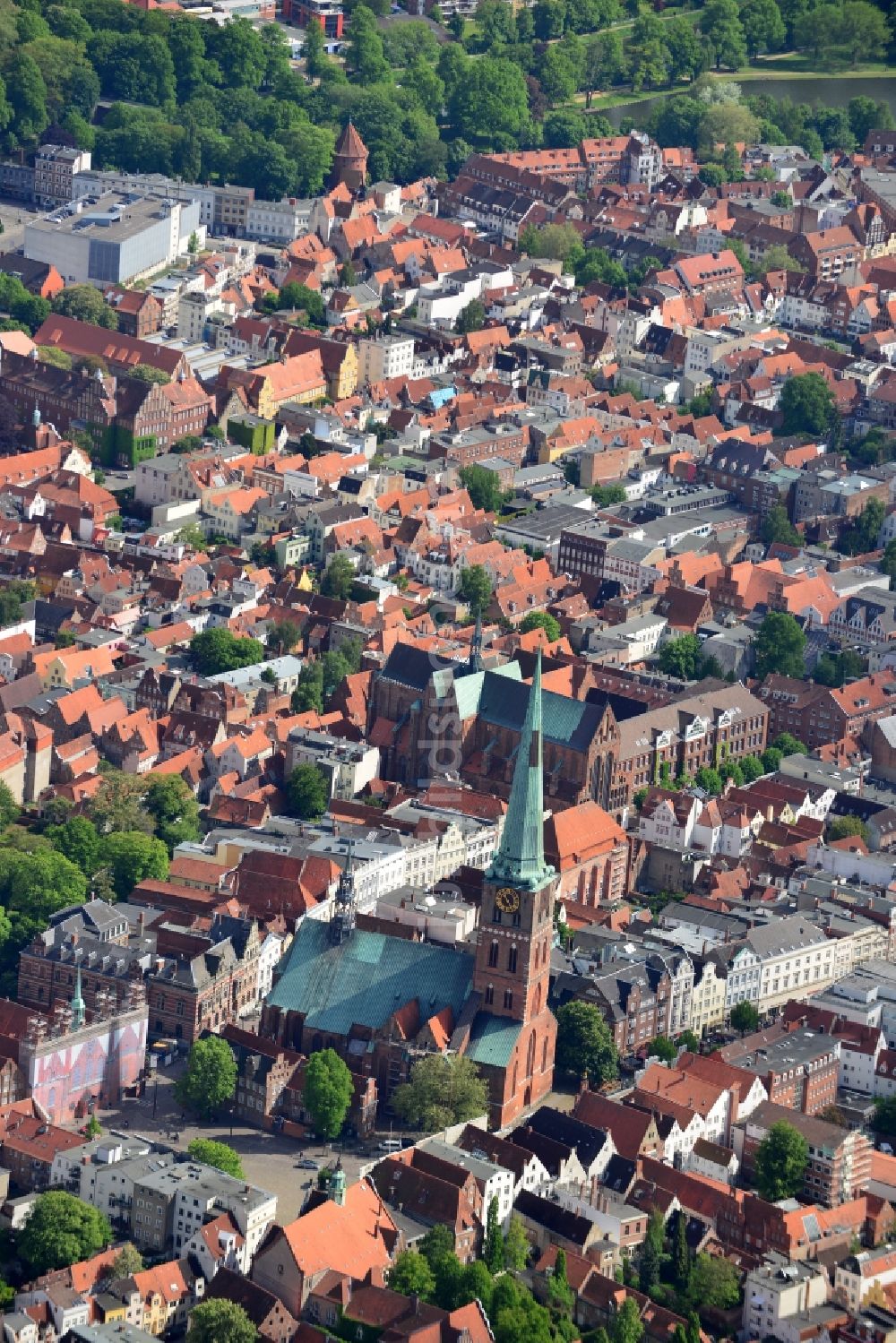 Luftaufnahme Lübeck - Altstadtbereich und Innenstadtzentrum in Lübeck im Bundesland Schleswig-Holstein