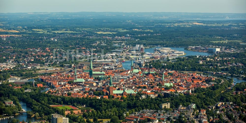 Lübeck von oben - Altstadtbereich und Innenstadtzentrum in Lübeck im Bundesland Schleswig-Holstein