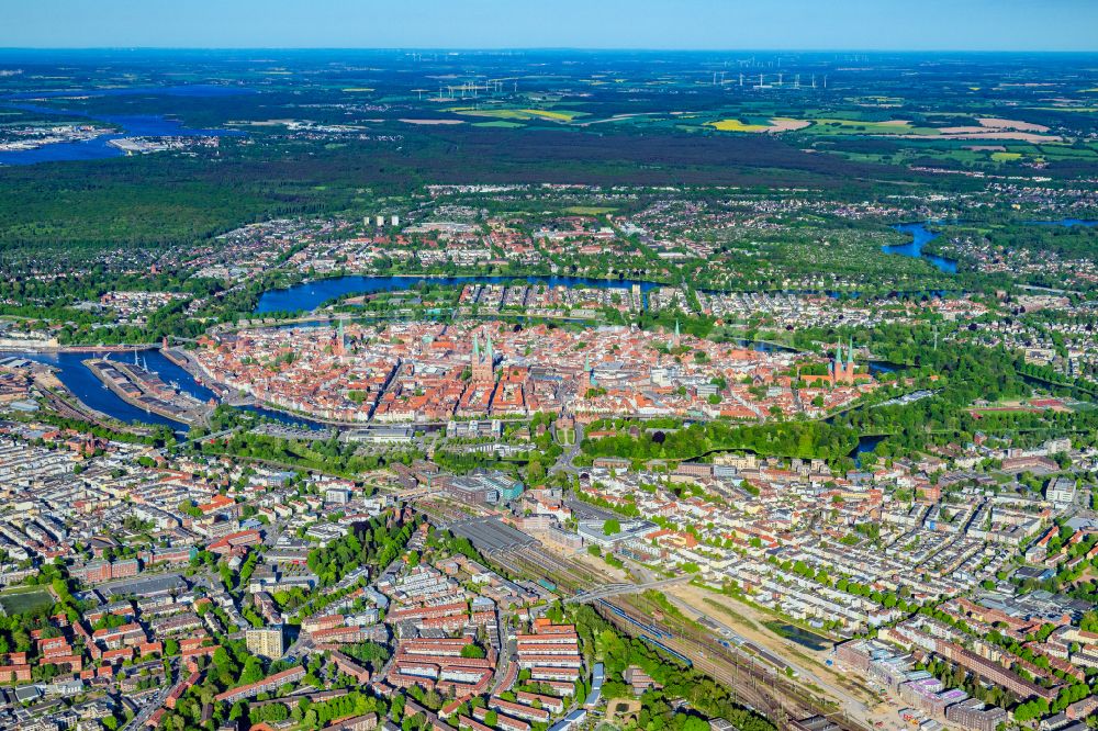 Luftbild Lübeck - Altstadtbereich und Innenstadtzentrum in Lübeck im Bundesland Schleswig-Holstein, Deutschland