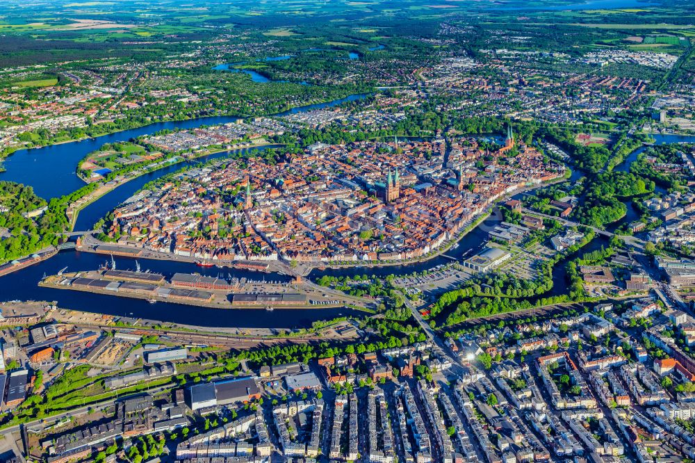 Luftbild Lübeck - Altstadtbereich und Innenstadtzentrum in Lübeck im Bundesland Schleswig-Holstein, Deutschland